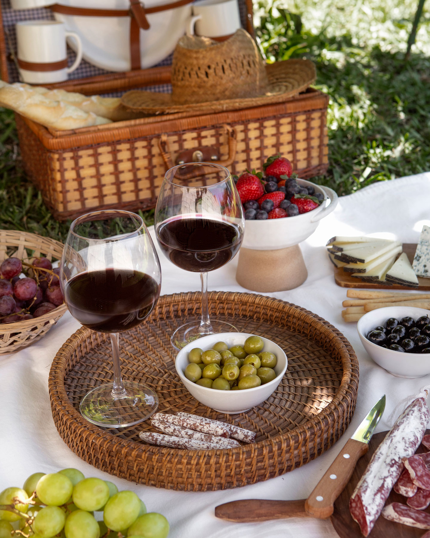 delicious-picnic-still-life