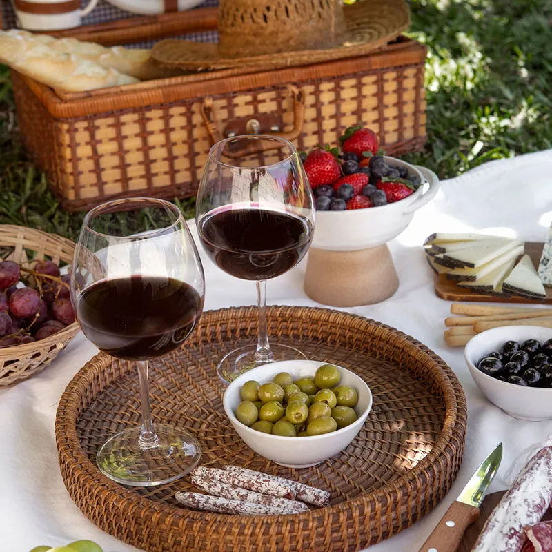 vassilakis10_0000s_0001_delicious-picnic-still-life_resized