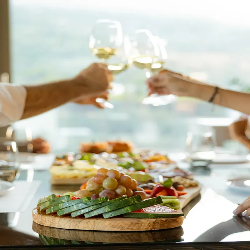 vassilakis3-_0000s_0000_tours (1)_resized