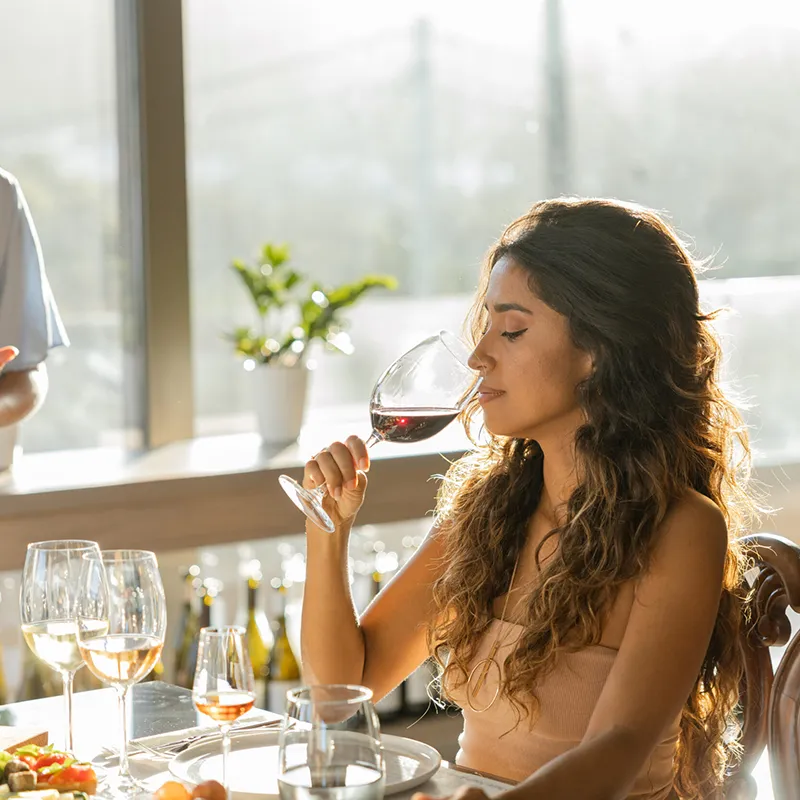 vassilakis3-_0000s_0002_0E9A5587-scaled (1)_resized